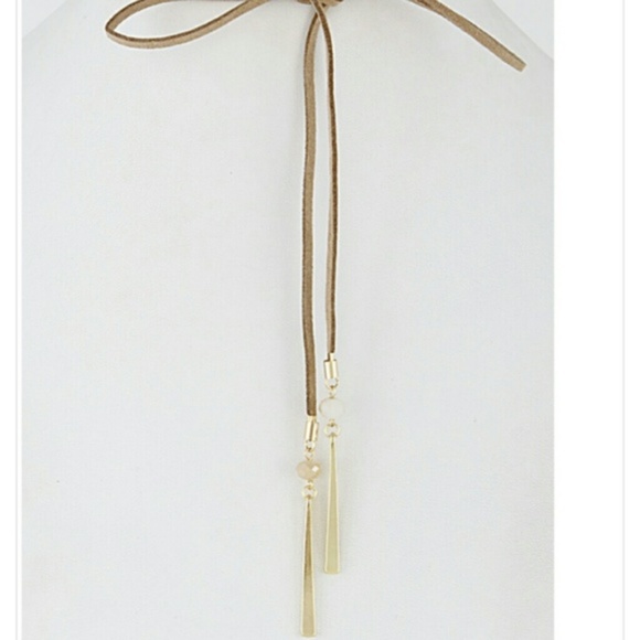 ๐๏ธ Tan Beaded Choker Necklace - Picture 3 of 5